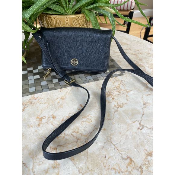 Tory Burch Handbags - Tory Burch black pebbled leather crossbody zipper purse